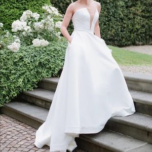 Satin Wedding 👰 💞 gown by Rita Vinieris